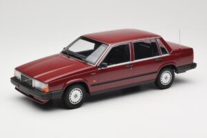 Volvo 740 GL Piros Minichamps 1:18 155171704 Fém