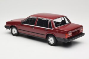 Volvo 740 GL Piros Minichamps 1:18 155171704 Fém – 5. kép a 6-ből