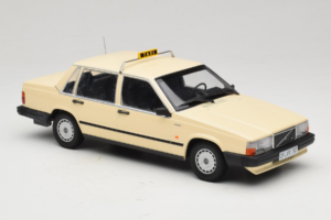 Volvo 740 GL Taxi Németország Minichamps 1:18 155171792 Fém – 4. kép a 6-ből