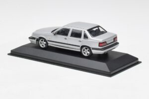 Volvo 850 Ezüst Minichamps 1:43 430171402 Fém – 3. kép a 4-ből