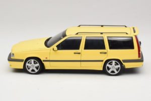 Volvo 850 T-5R Kombi Cream Yellow AUTOart 1:18 79506 Fém – 4. kép a 8-ből