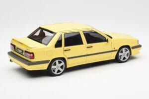 Volvo 850 T-5R Sárga AUTOart 1:18 79501 Fém – 3. kép a 8-ből