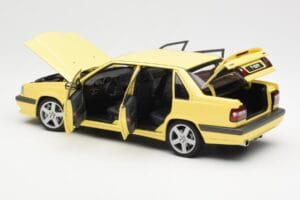 Volvo 850 T-5R Sárga AUTOart 1:18 79501 Fém – 5. kép a 8-ből
