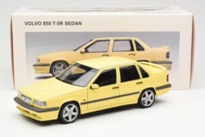 Volvo 850 T-5R Sárga AUTOart 1:18 79501 Fém – 8. kép a 8-ből