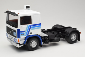 Volvo F12 Kék Fehér Road Kings 1:18 RK180033 Fém