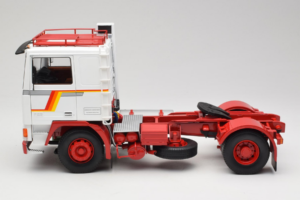 Volvo F12 Fehér Piros Road Kings 1:18 RK180031 Fém – 4. kép a 8-ből