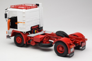 Volvo F12 Fehér Piros Road Kings 1:18 RK180031 Fém – 5. kép a 8-ből