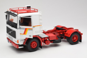 Volvo F12 Fehér Piros Road Kings 1:18 RK180031 Fém – 2. kép a 8-ből