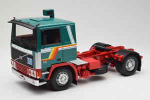Volvo F1220 Zöld Piros Road Kings 1:18 RK180032 Fém