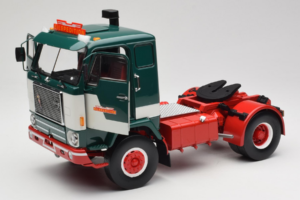 Volvo F88 Bilspedition Zöld Fehér MCG 1:18 MCG18139 Fém – 2. kép a 8-ből