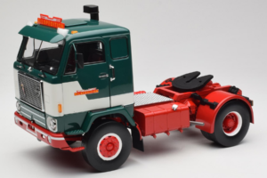 Volvo F88 Bilspedition Zöld Fehér MCG 1:18 MCG18139 Fém