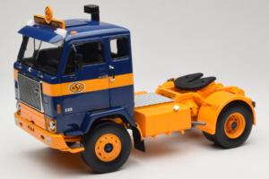 Volvo F88 Sötétkék Sárga MCG 1:18 MCG18140 Fém