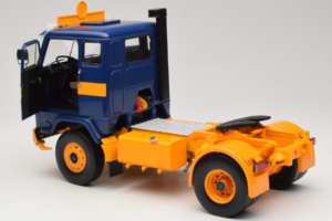 Volvo F88 Sötétkék Sárga MCG 1:18 MCG18140 Fém – 5. kép a 8-ből