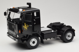 Volvo F88 John Player Special Black MCG 1:18 MCG18217 Fém – 2. kép a 8-ből