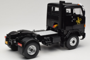 Volvo F88 John Player Special Black MCG 1:18 MCG18217 Fém – 3. kép a 8-ből