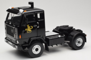 Volvo F88 John Player Special Black MCG 1:18 MCG18217 Fém