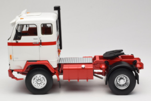 Volvo F88 Fehér Piros MCG 1:18 MCG18141 Fém – 4. kép a 8-ből