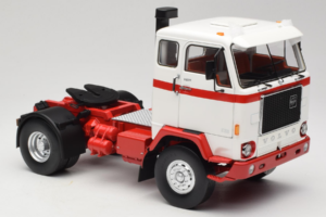 Volvo F88 Fehér Piros MCG 1:18 MCG18141 Fém – 6. kép a 8-ből
