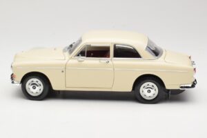 Volvo P121 Amazon Fehér Revell 1:18 08866 Fém – 4. kép a 8-ből