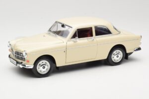 Volvo P121 Amazon Fehér Revell 1:18 08866 Fém