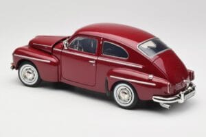 Volvo PV544 Cherry Red Revell 1:18 08887 Fém – 7. kép a 8-ből
