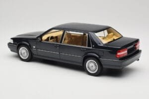 Volvo S90 Royal Blue DNA 1:18 DNA000088 Fém – 5. kép a 6-ből