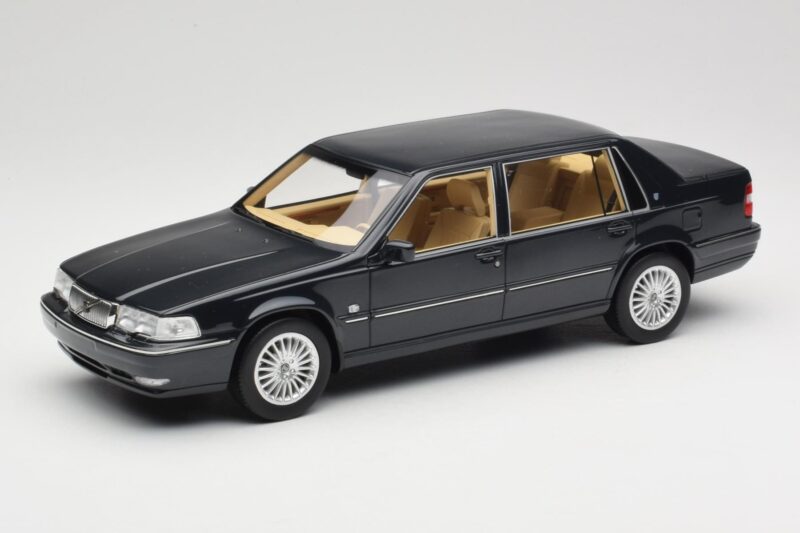 Volvo S90 Royal Blue DNA 1:18 DNA000088 Fém