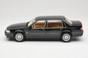 Volvo S90 Royal Green DNA 1:18 DNA000090 Fém – 3. kép a 6-ből