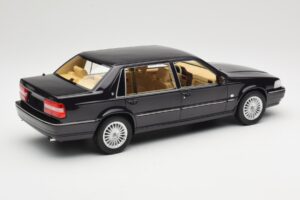 Volvo S90 Royal Violet DNA 1:18 DNA000089 Fém – 2. kép a 6-ből