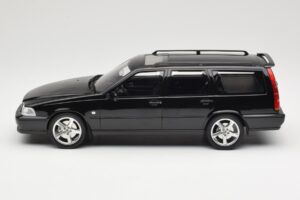 Volvo V70 R P80 Fekete DNA 1:18 DNA000232 Fém – 3. kép a 6-ből