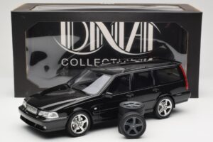 Volvo V70 R P80 Fekete DNA 1:18 DNA000232 Fém – 6. kép a 6-ből