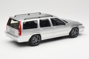 Volvo V70 R P80 Ezüst DNA 1:18 DNA000155 Fém – 2. kép a 6-ből