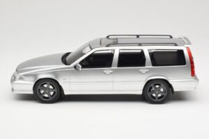 Volvo V70 R P80 Ezüst DNA 1:18 DNA000155 Fém – 3. kép a 6-ből