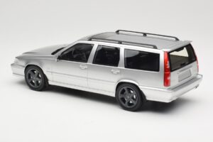 Volvo V70 R P80 Ezüst DNA 1:18 DNA000155 Fém – 5. kép a 6-ből