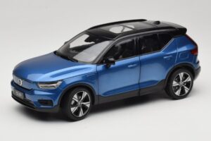 Volvo XC40 Recharge Kék Metál Paudi Model 1:18 2562373 Fém