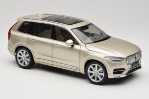 Volvo XC90 Luminous Sand Yellow Paudi Model 1:18 9430841 Fém – 6. kép a 8-ből