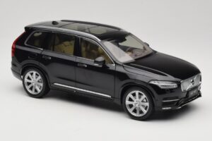 Volvo XC90 Onyx Black Paudi Model 1:18 9430842 Fém – 6. kép a 8-ből