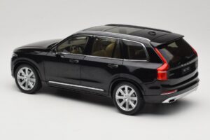 Volvo XC90 Onyx Black Paudi Model 1:18 9430842 Fém – 7. kép a 8-ből