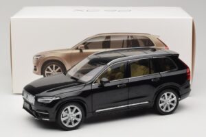 Volvo XC90 Onyx Black Paudi Model 1:18 9430842 Fém – 8. kép a 8-ből