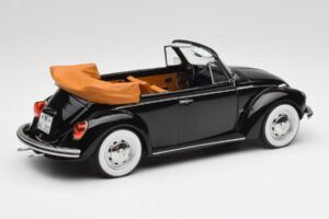 Volkswagen Beetle 1303 Kabrió Fekete Norev 1:18 188533 Fém – 2. kép a 6-ből