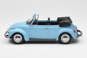 Volkswagen Beetle 1303 Kabrió Világoskék Norev 1:18 188531 Fém – 3. kép a 6-ből