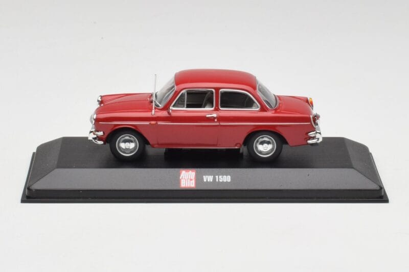 Volkswagen 1500 Ruby Piros Minichamps 1:43 VW001 Fém