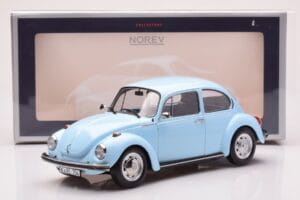 Volkswagen Beetle 1303 Világoskék Norev 1:18 188532 Fém – 6. kép a 6-ből