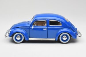 Volkswagen Beetle Kék Bburago 1:18 23124646 Fém – 4. kép a 8-ből