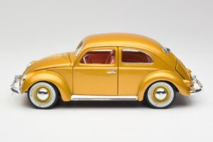 Volkswagen Beetle Arany Bburago 1:18 3361 Fém – 4. kép a 8-ből
