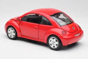 Volkswagen New Beetle Piros Bburago 1:18 8185108 Fém – 7. kép a 8-ből