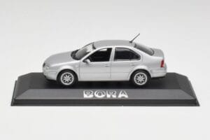 Volkswagen Bora Reflex Ezüst Minichamps 1:43 81982223S Fém
