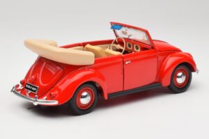 Volkswagen Kabrió Ruby Piros Maisto 1:18 32826 Fém – 3. kép a 8-ből