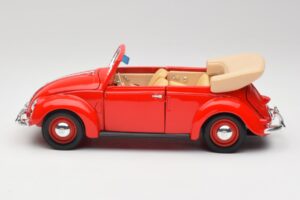Volkswagen Kabrió Ruby Piros Maisto 1:18 32826 Fém – 4. kép a 8-ből