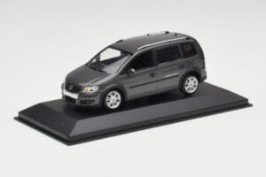 Volkswagen Cross Touran Platinum Szürke Minichamps 1:43 400056170 Fém – 2. kép a 4-ből